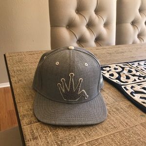 STUSSY SnapBack hat. Grey. Like new.